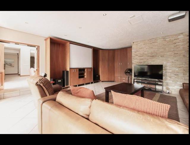 5 BEDROOM HOUSE FOR SALE IN DOWERGLEN